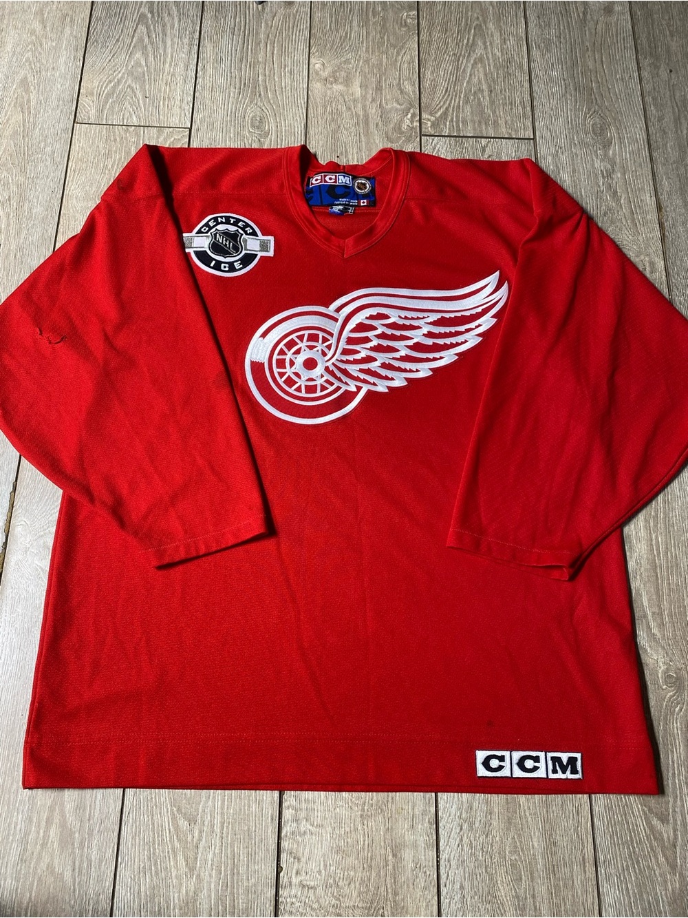 Vintage CCM NHL Detroit Red Wings Practice Jersey Men's Large Red 90s *FLAW